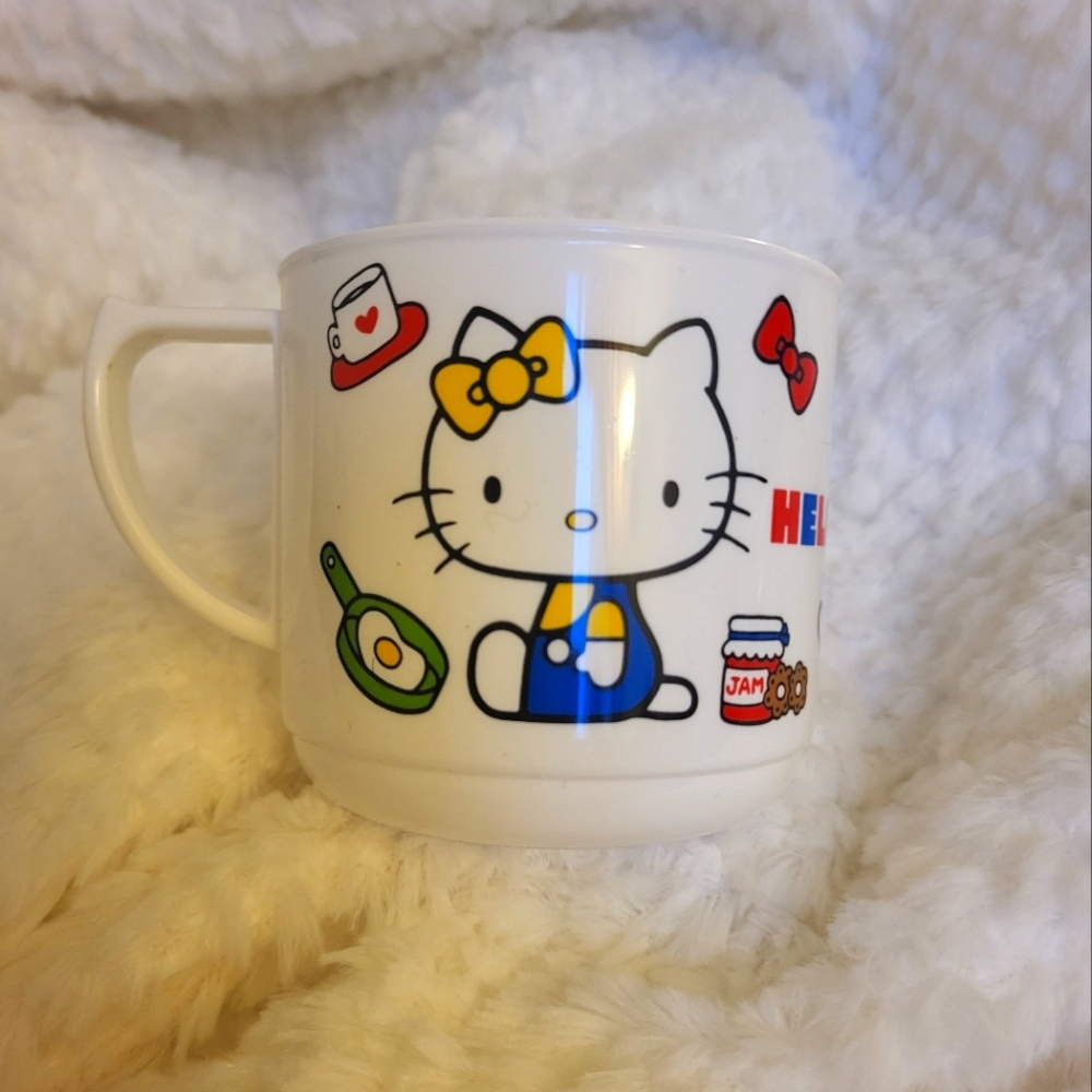 NEW Cute  Hello Kitty Sanrio Plastic Cup